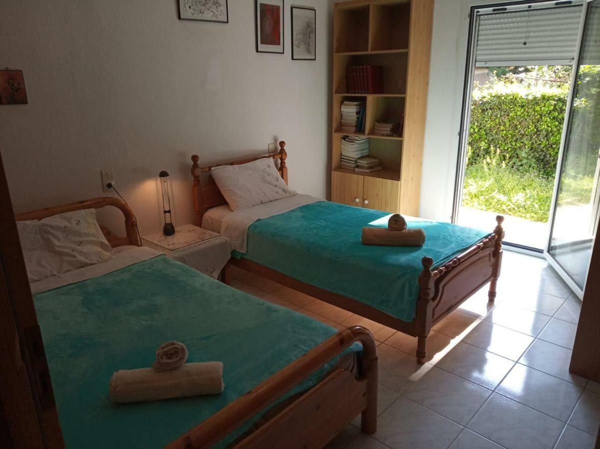 Grandma'S Apartment กาลัมปากา ภายนอก รูปภาพ