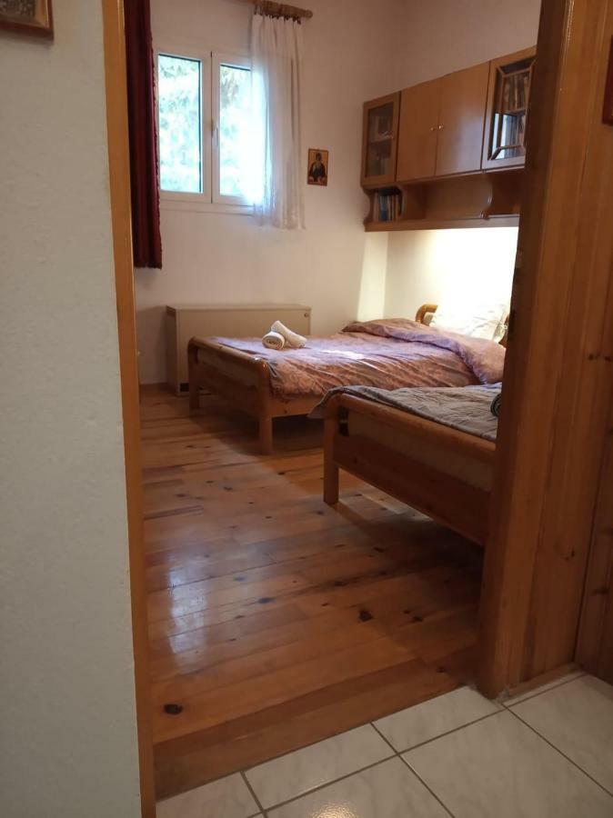 Grandma'S Apartment กาลัมปากา ภายนอก รูปภาพ