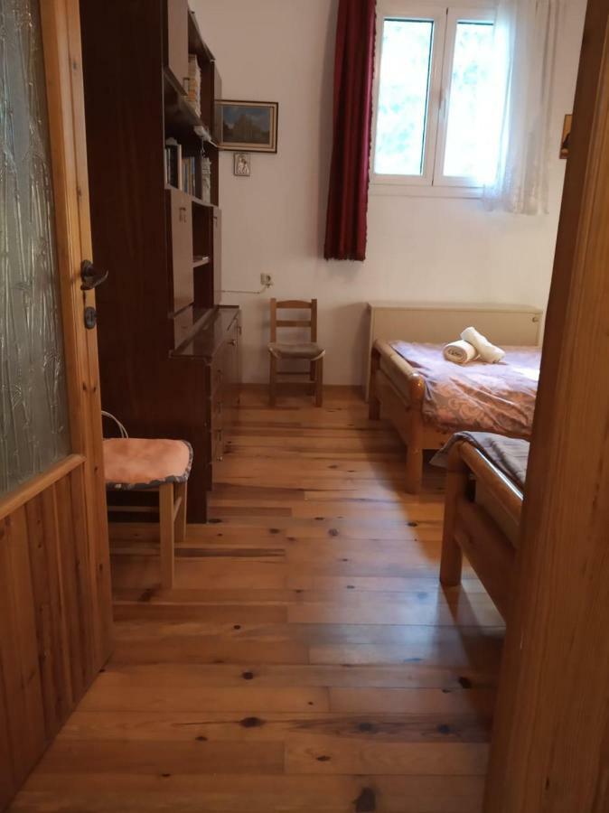 Grandma'S Apartment กาลัมปากา ภายนอก รูปภาพ